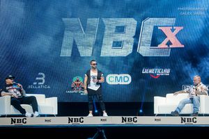 Голубочкин, Ли Прист, Ведущие